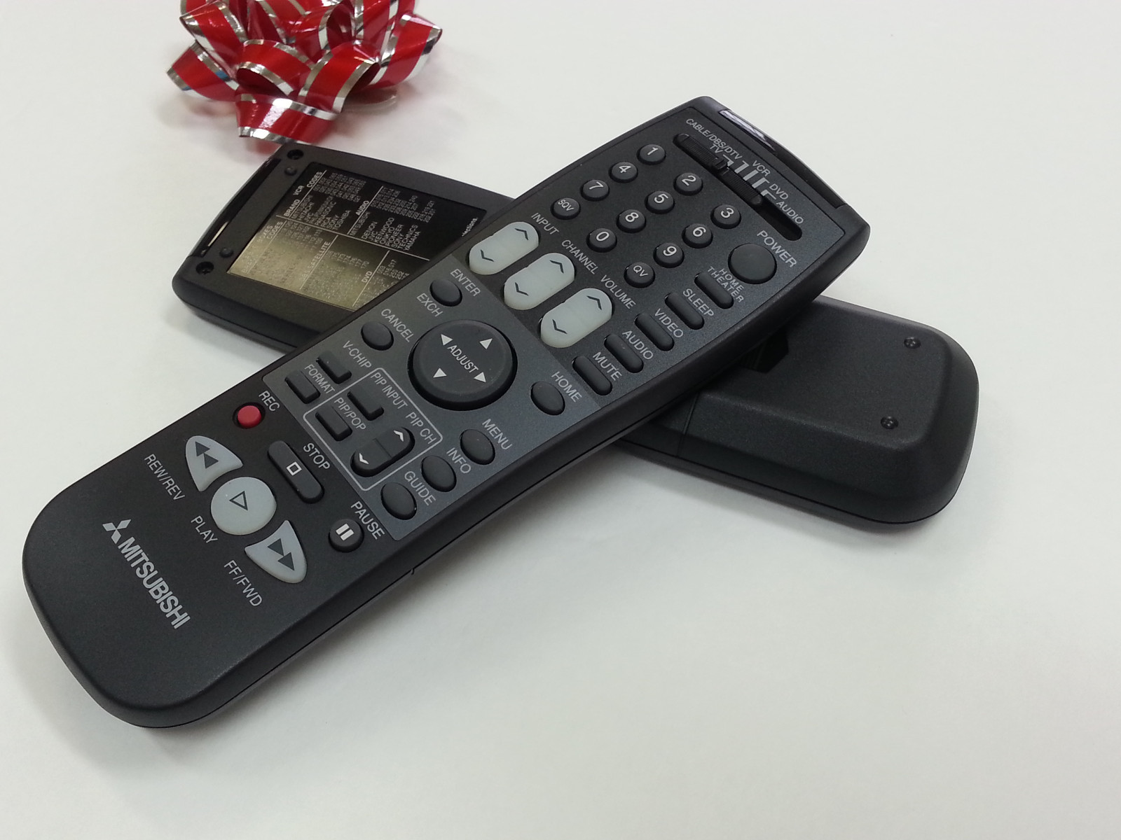 NEW! OEM MITSUBISHI TV REPLACEMENT REMOTE FOR WD65638 WD60638 WD60638