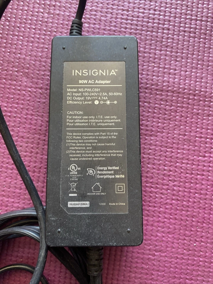 Cargador universal para portátil Insignia 90W para Acer, HP, Lenovo, Dell NS-PWLC591 Foto 2 de 4