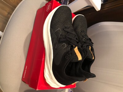 New Balance Womans size 10.5 Fresh foam Roav tennis shoes