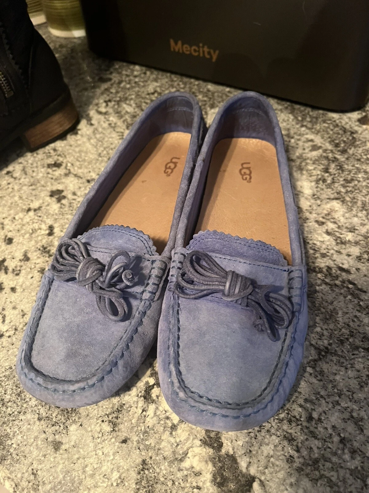 Mocassini UGG Meena in pelle blu mocassini scarpe da guida slip on donna 7 5