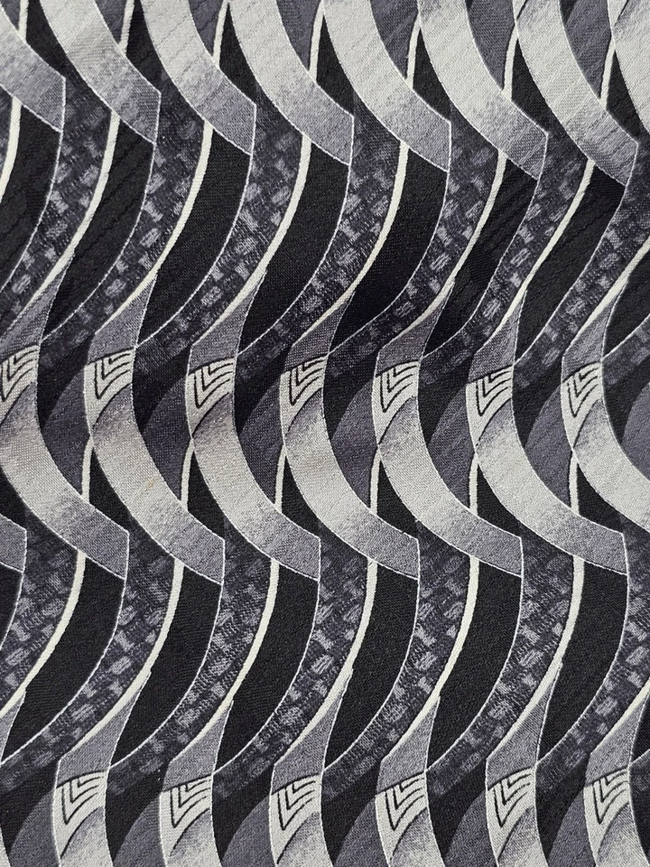 Enrico Guccini 100% Silk Men's Tie Abstract Geometric Design Black And Silver - Image 3 of 4