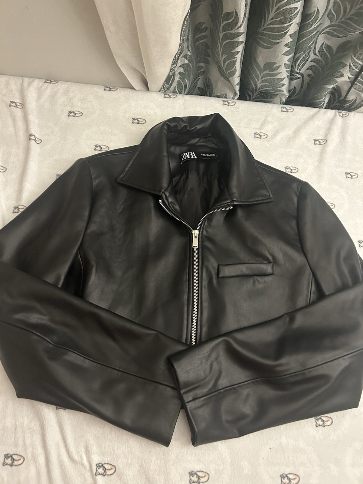 Zara Women's L Black Bomber Jacket