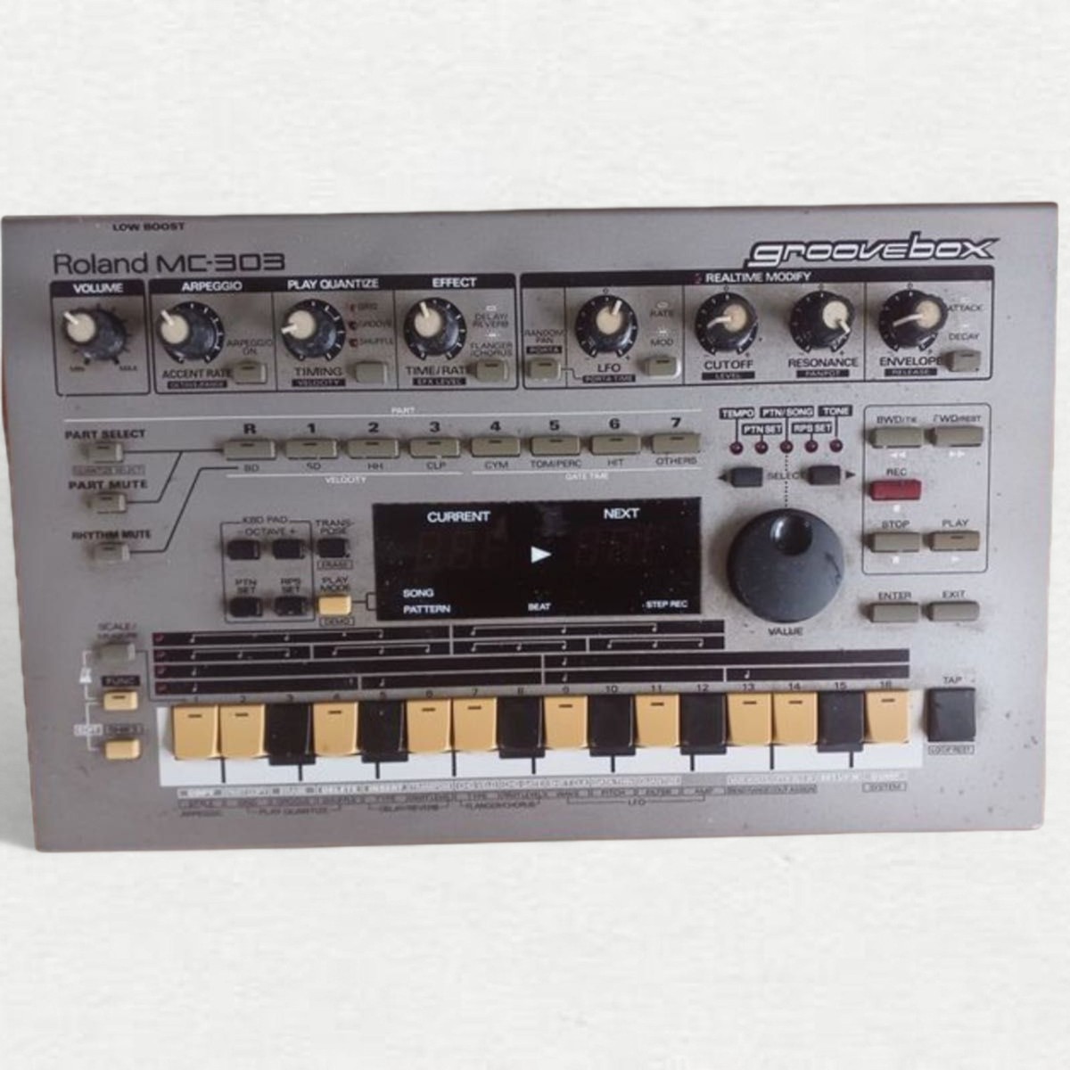 Roland MC-303 グルーヴボックス Vintage Rewind: Roland MC-303 Groovebox