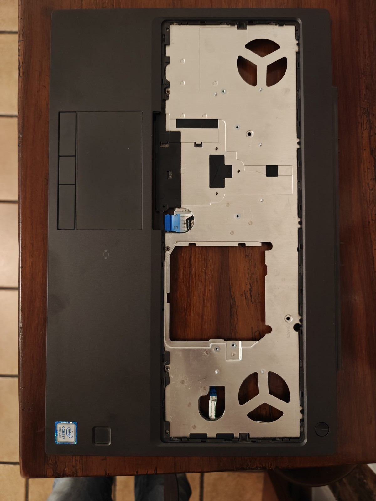 DELL PRECISION 7540 PIANO POGGIA POLSI COMPLETO PERFETTAMENTE FUNZIONANTE.