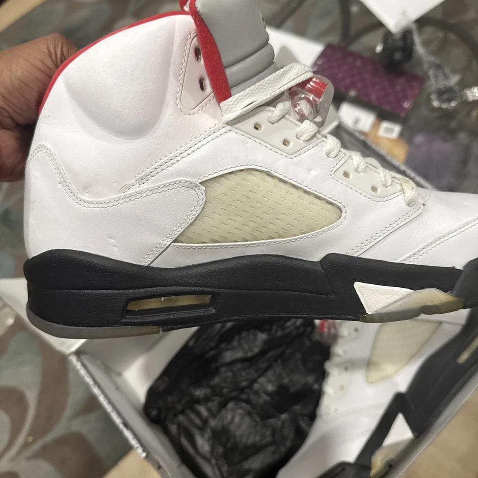 Jordan 5 Retro Rojo Fuego (2013) Con defecto. / Talla 10 Foto 3 de 4