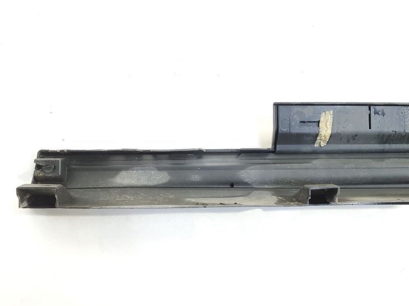 2014 2017 Maserati GHIBLI OEM Right Rocker Panel Moulding Skirt Pulled Clip