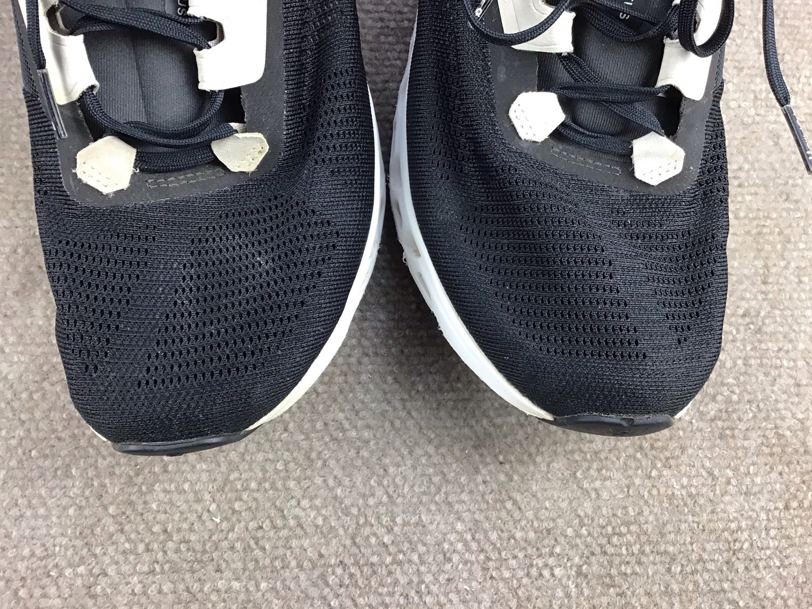 On Cloud Cloudstratus Sneakers Men's Sz US 9.5 Cloudtec Helion Athletic Shoes