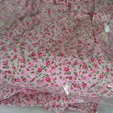 PIER 1 KIDS STRAWBERRY TAFFY 2 WINDOW VALANCE TAB TOP GREEN PINK FLORAL  COTTON 