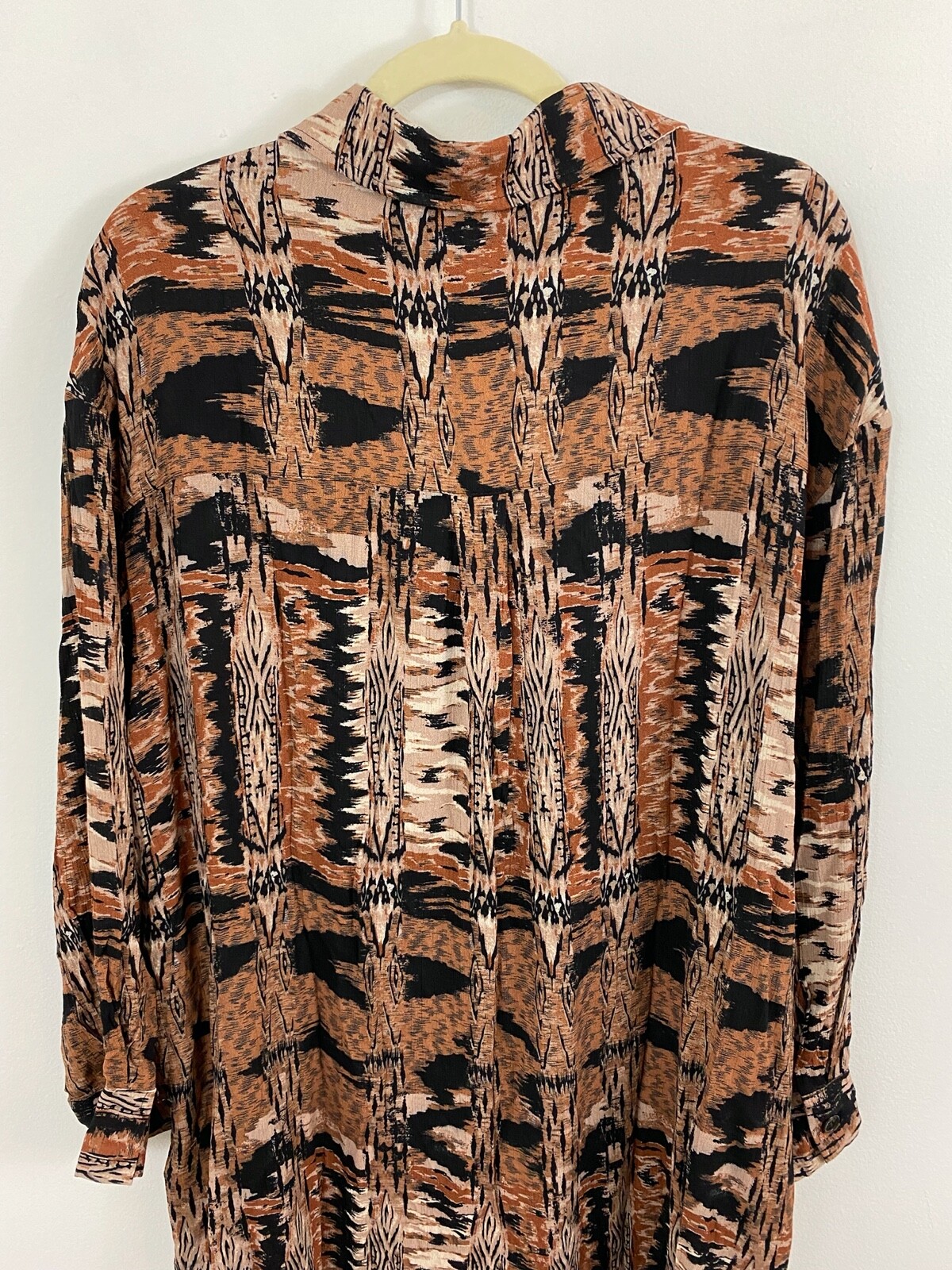 VICI Button Front Collared Blouse Size Medium Tri… - image 5