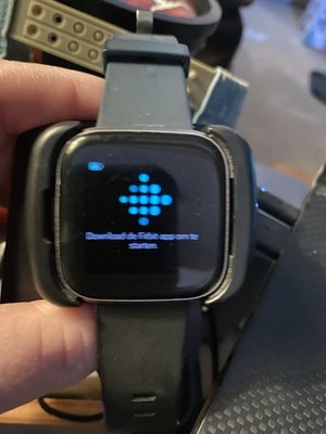 Fitbit FB 415 SE Silver Versa Lite Special Edition Smartwatch With 2 Chargers 