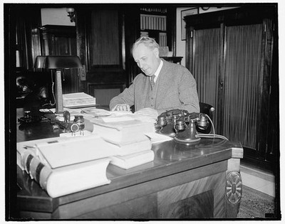 Photo:Washington, D.C. Frederick Steiwer 1938 Senator Resigns at Desk