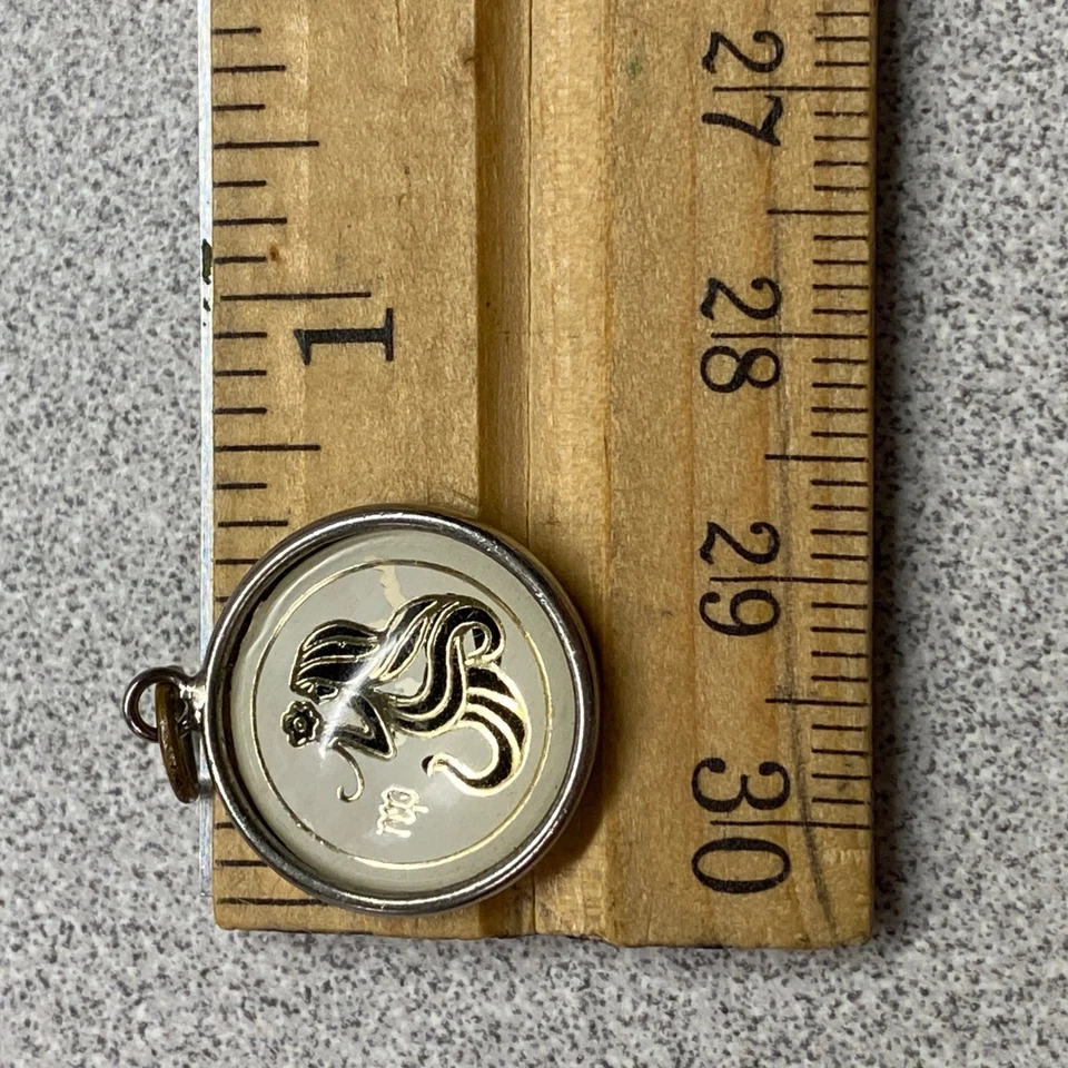 Colgante Vintage Hoffman Esterlina Virgo Zodiaco Dije Astrología Símbolo Tono Dorado Foto 3 de 4