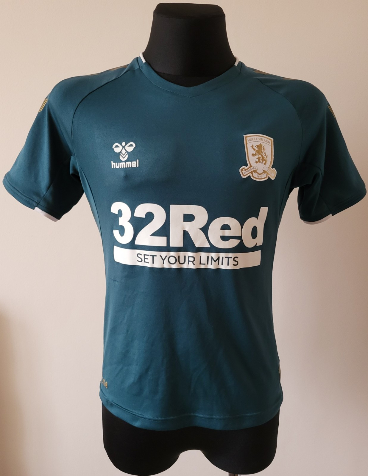 Middlesbrough 2021 - 2022 Away football Hummel shirt size Small