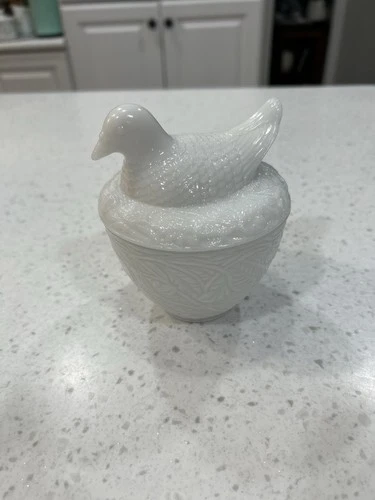Vintage Avon Hen On Nest Milk Glass With Lid Candy, Sugar Or Trinket Dish