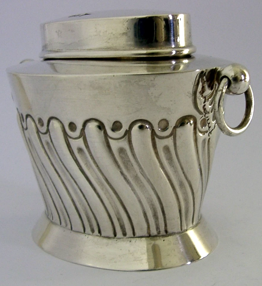 LINDA CAIXA DE CHÁ INGLESA 1912 ANTIGA PRATA ESTERLINA SÓLIDA 125g - Imagem 2 de 4