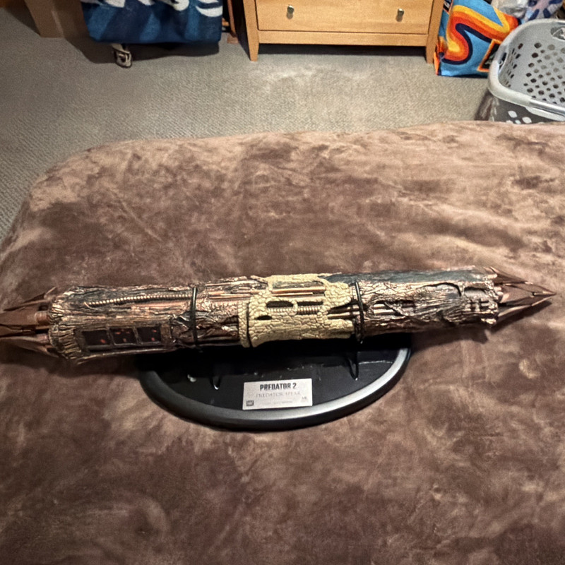 Master Replicas Predator Spear Limited Edition w/ Display Base