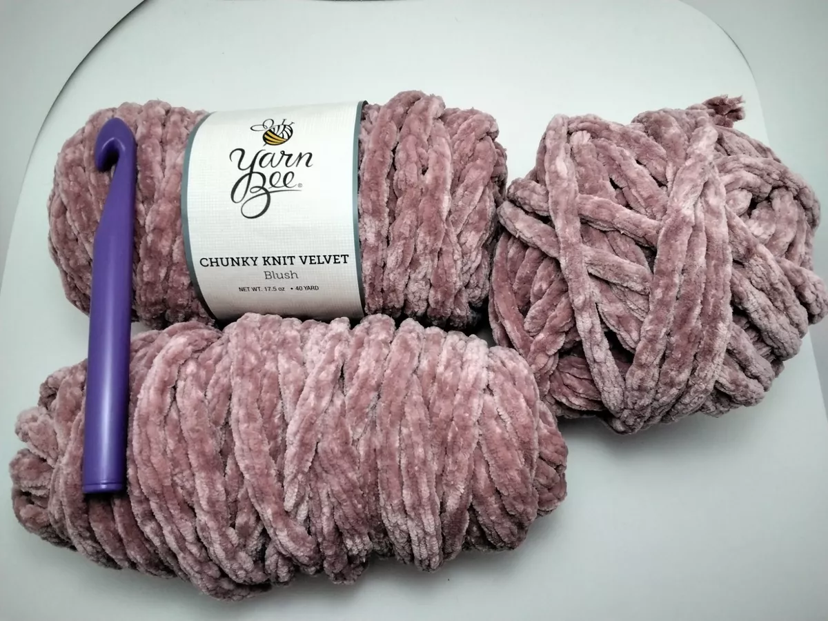 Yarn Bee Chunky Knit Velvet 3-Skeins 17.5oz ea 2 W/ No Sleeve Col:Blush #7  Bulky