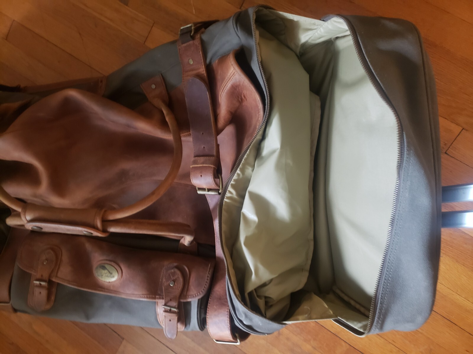 Bob Timberlake Wheeled Trunk Luggage Duffle Bag Green canvas w Brown