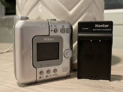 Nikon COOLPIX SQ 3.1MP Digital Camera - Silver for sale Nikon COOLPIX SQ 3.1MP Digital Camera - Silver for sale