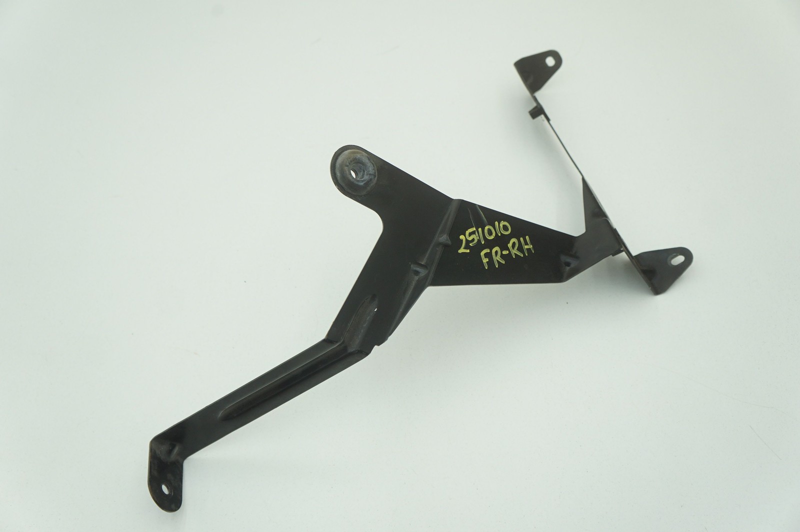 Front Right Passenger Side Support Bracket OEM Rolls Royce Phantom Vii 2006