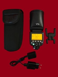Godox V1-S 2.4G Wireless TTL Camera Flash Speedlite 1/8000s per Sony