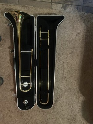 Gold Yamaha Trombone with Hard Case and Vincent Bach 6 1/2 Al Mouthpiece Used