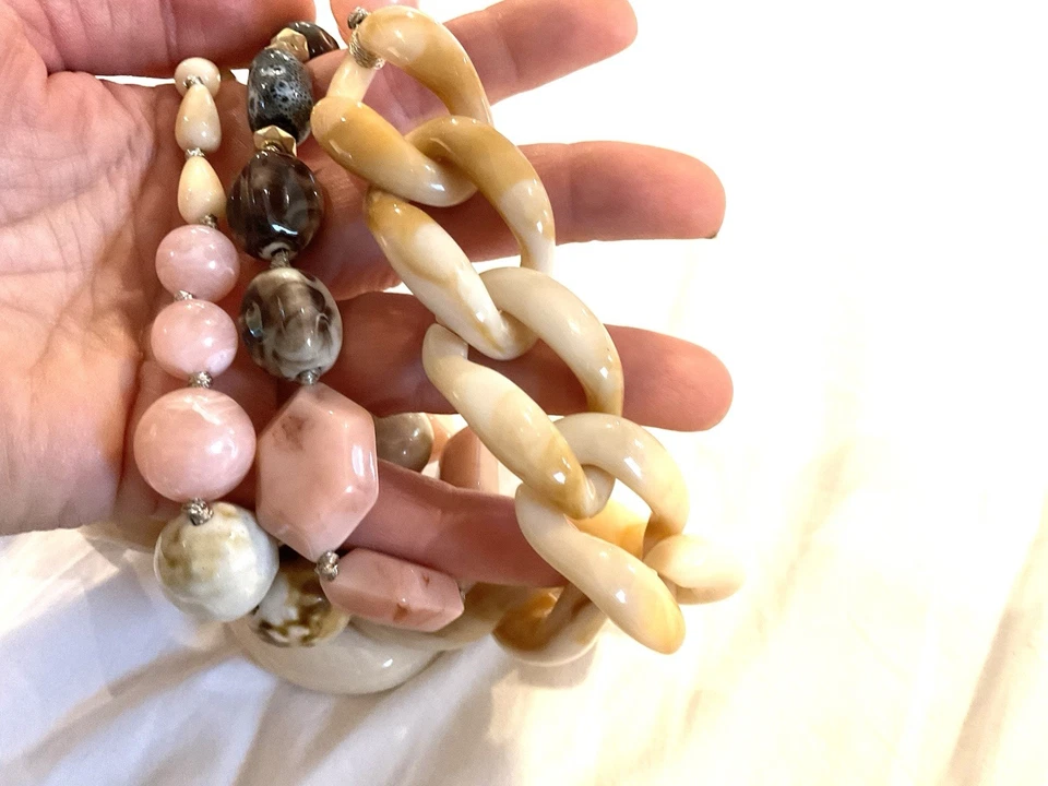 Collar Anthropologie Afterglow resina capas declaración Boho blanco rosa marrón Foto 4 de 4