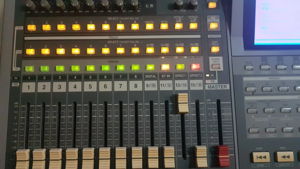 Roland VS-1680 Digital Studio Workstation - Image 3 of 4