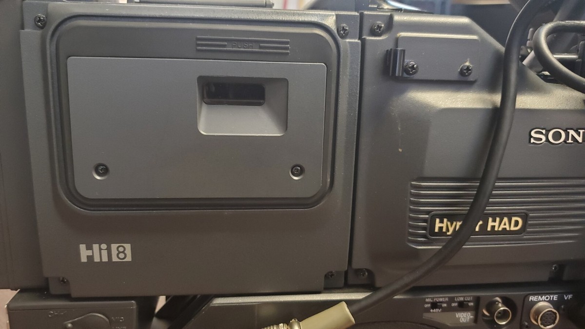 Sony DXC-537A Color Video Camera with Sony EVV-9000 Recorder | eBay