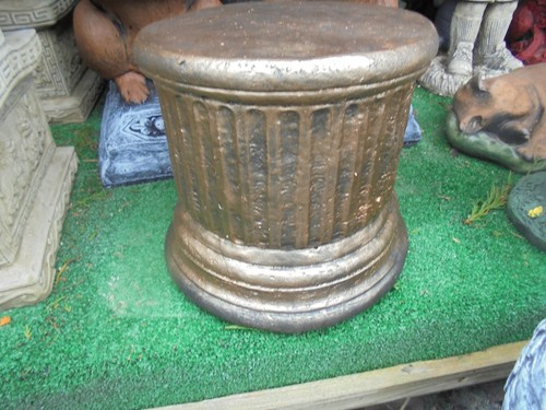 Round Plinth Concrete garden ornament - Picture 10 of 14