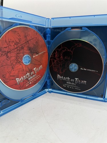 ATTACK ON TITAN 4-DISC BLU-RAY + DVD 13 EPISODES - Foto 3 di 5