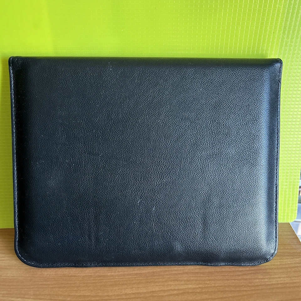 Universal Tablet Sleeve with Pouch for iPad/iPad 2 / Galaxy Tab (Verizon Brand) - Image 4 of 4