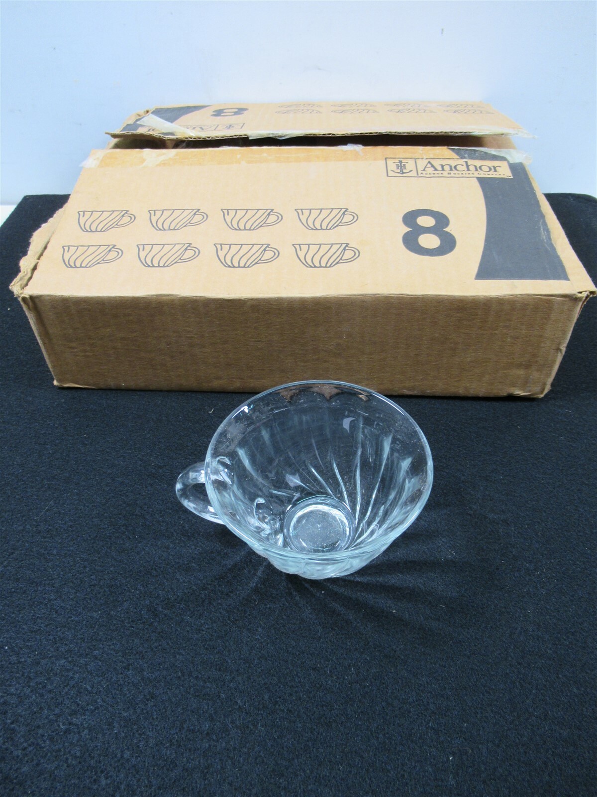 Lot of 8 Anchor Glasses Twist Pattern Coffee Tea Glassware Case