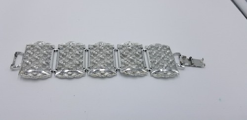 Vintage Silver Tone Chunky Wide Bracelet W/ 3D Cut Heart Designs All Over - Picture 9 of 11