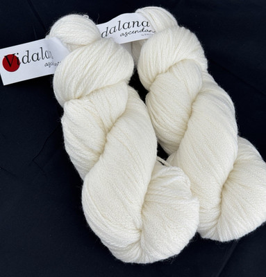 2 skein Vidalana Ascendance Yarn LIMESTONE Peruvian Highland Wool Sport Weight