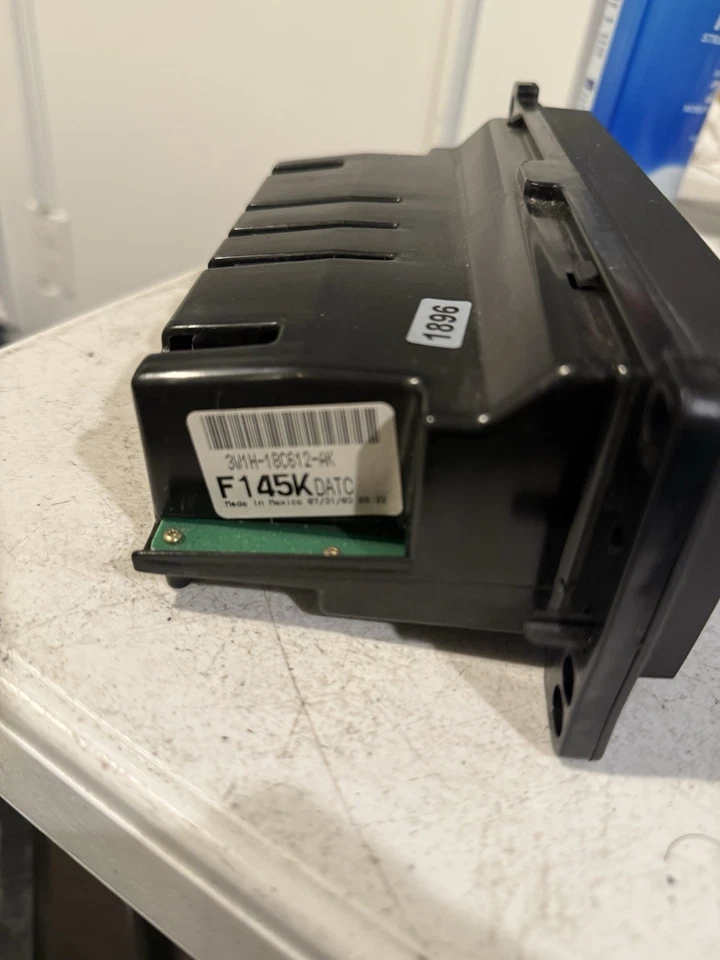 Panel de control climático Lincoln Town Car 2003 a 2006 OEM 3W1H-18C612-AK Foto 4 de 4