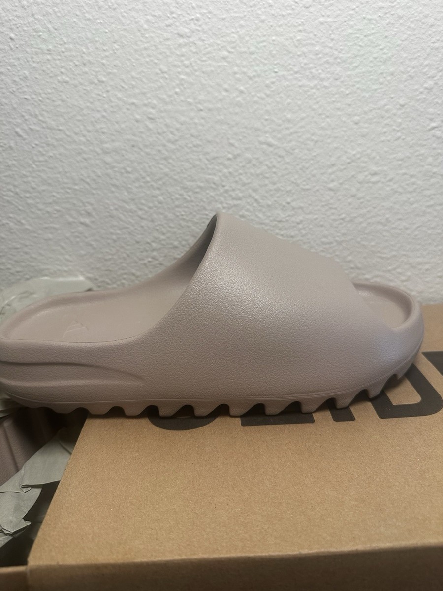 靴 adidas YEEZY SLIDE PURE YEEZY SLIDE “PURE” REVIEW & ON FEET! - YouTube
