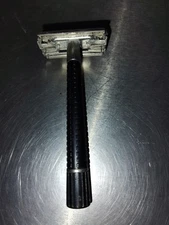 Vintage SCHICK Double Edge Razor Black Handle Twist Open Handle