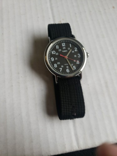 Timex Weekender Slip T2N647KW Wrist Watch for Men - Picture 4 of 13