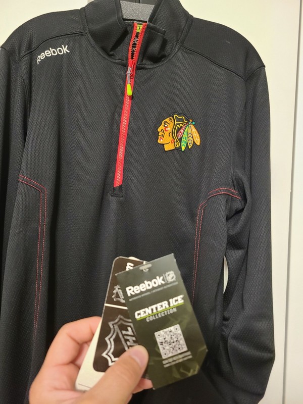 Chicago Blackhawks Center Ice Baselayer 1/4 Zip Jacket by Reebok Size Medium