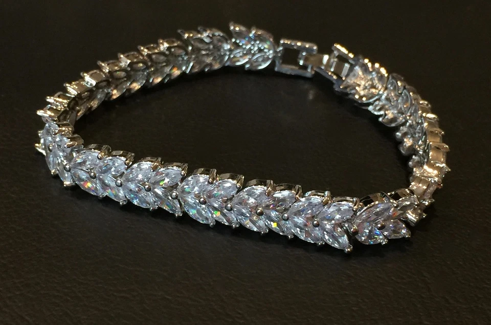 "Pulsera de tenis enchapada en oro blanco de 18 quilates hecha con piedra marquesa de cristal de Swarovski 7""" Foto 4 de 4