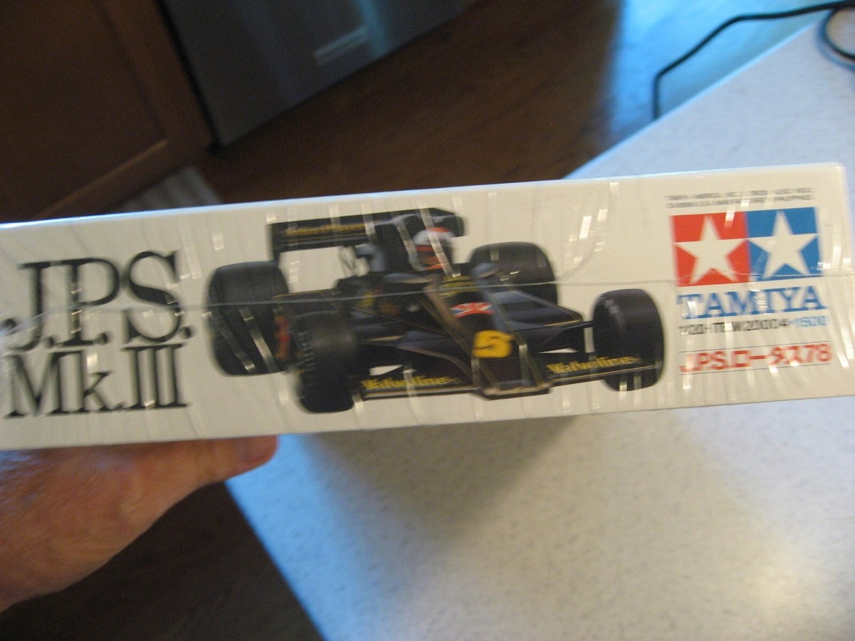 Vintage Tamiya Team Lotus J. P. S. Mk. III Model Kit 1/20 Item