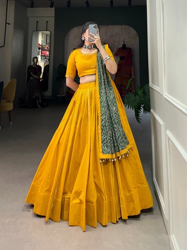 Readymade Lehenga Pakistano/indiano Lengha Choli Per Sposa O Festa Mehendi - Taglia XL, Colore Marrone. Fatto A Mano In India Con Pesante Ricamo In Sequin, Tessuto Faux Georgette.