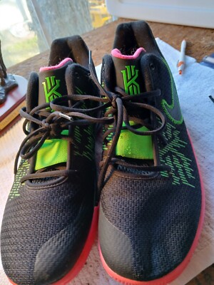 Nike-Kyrie Flytrap II, Black Hyper Pink A04436-005, Men s 12   Sneakers