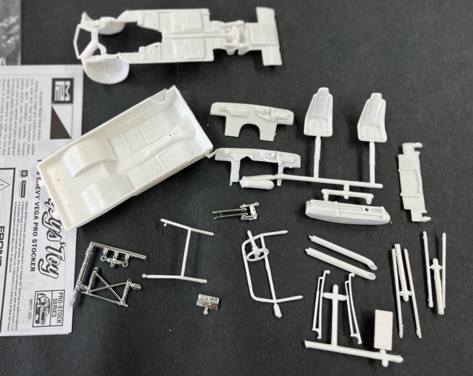MPC Pro Stock Chevy Vega Chassis, interior, Drag Roll Cage PARTS 1/25