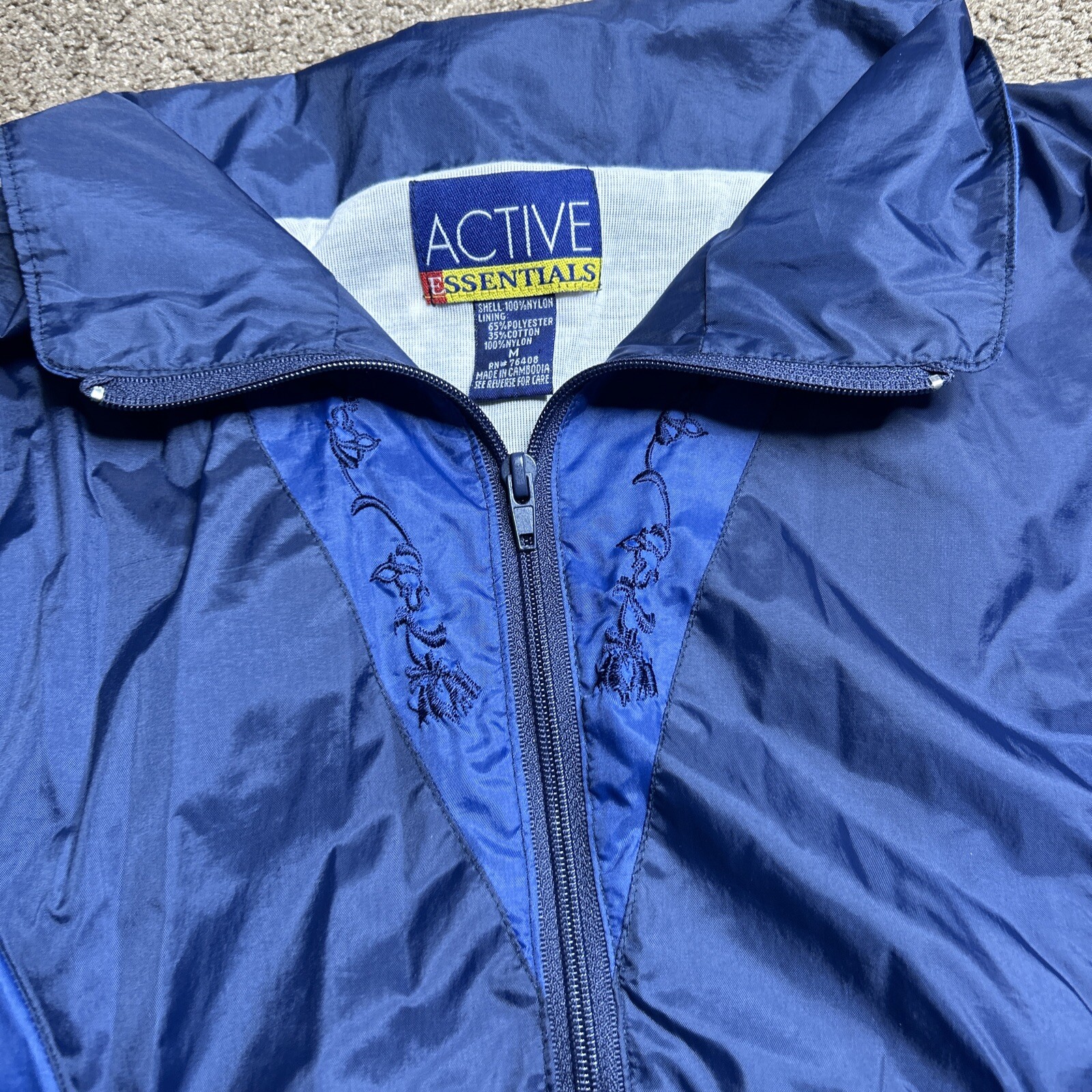 Women’s Medium Active Essentials Vintage Embroide… - image 5