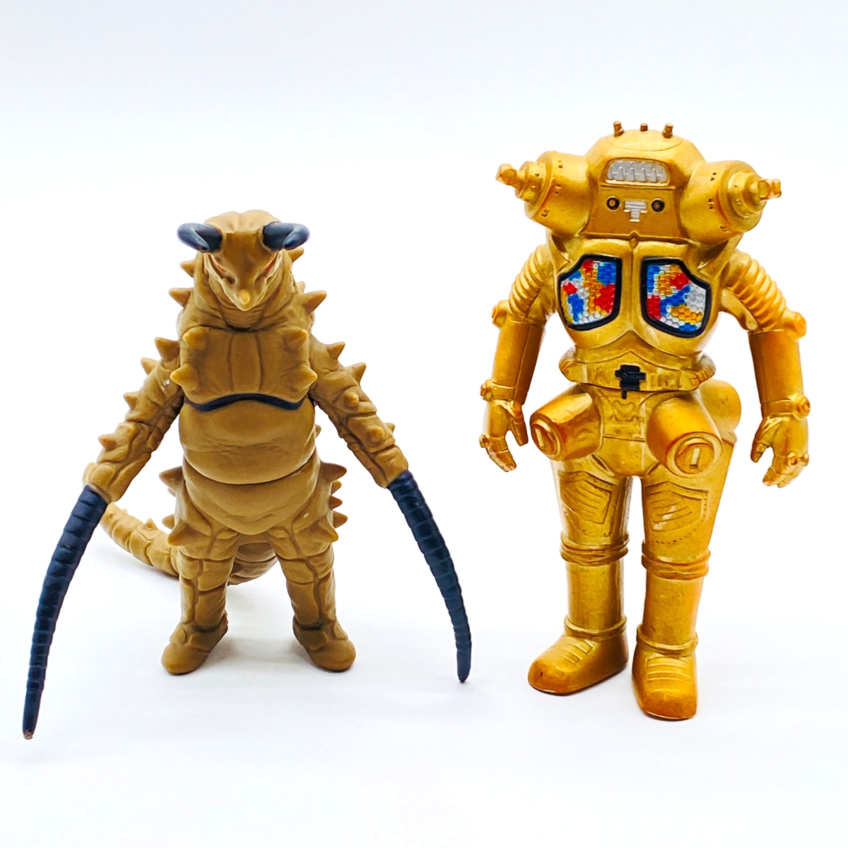 Lot of 32) Bandai Ultraman Monster Kaiju Set sofubi sofvi