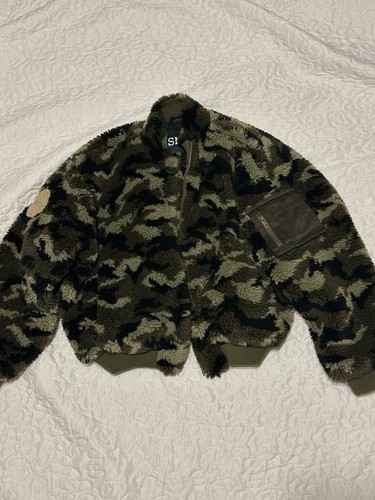 SMFK Wild World Explorer Camo Bomber Jacket Zip Lined Pockets Women’s M