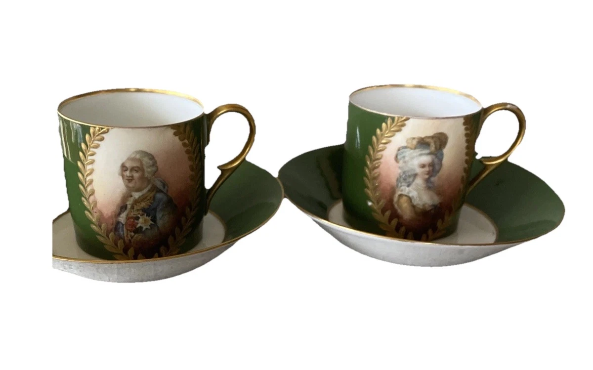 Tasse Et Soucoupe Ancienne Décor Prunes En Relief - Vintage Faite Main - Céramique Crème - Royaume-Uni