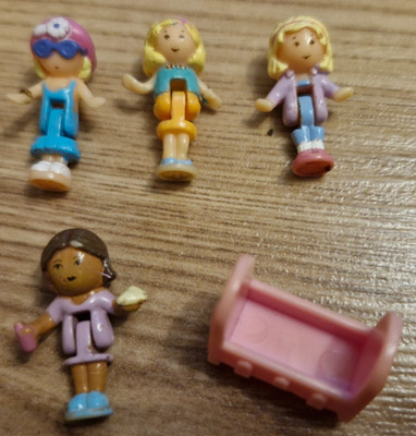 VERY RARE VINTAGE Polly Pocket 4 Figures Bundle Plus Pink Damaged Bed/Cradle